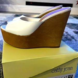 Cathy Jean brand white slip on wedge